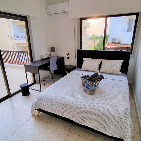 לרנקה Cozy Beach Apt / 100 Mbit+ Netflix / Near Airport מראה חיצוני תמונה