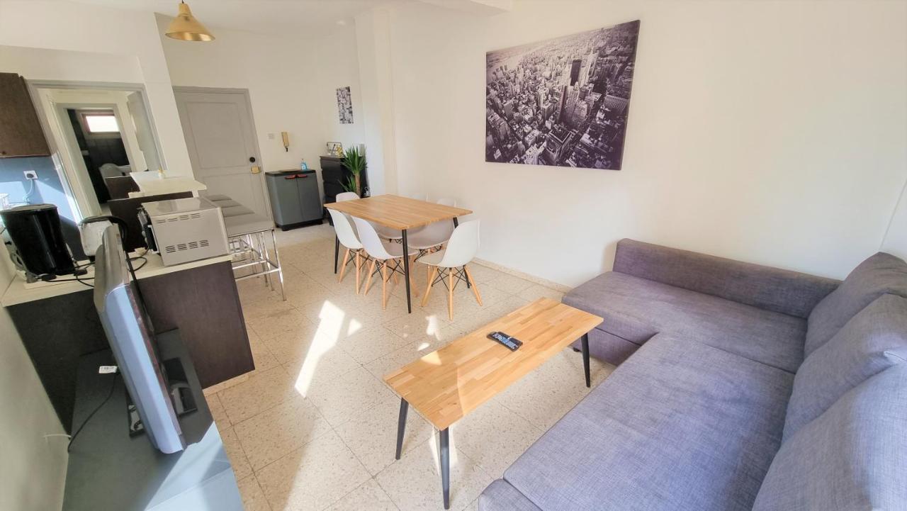 לרנקה Cozy Beach Apt / 100 Mbit+ Netflix / Near Airport מראה חיצוני תמונה
