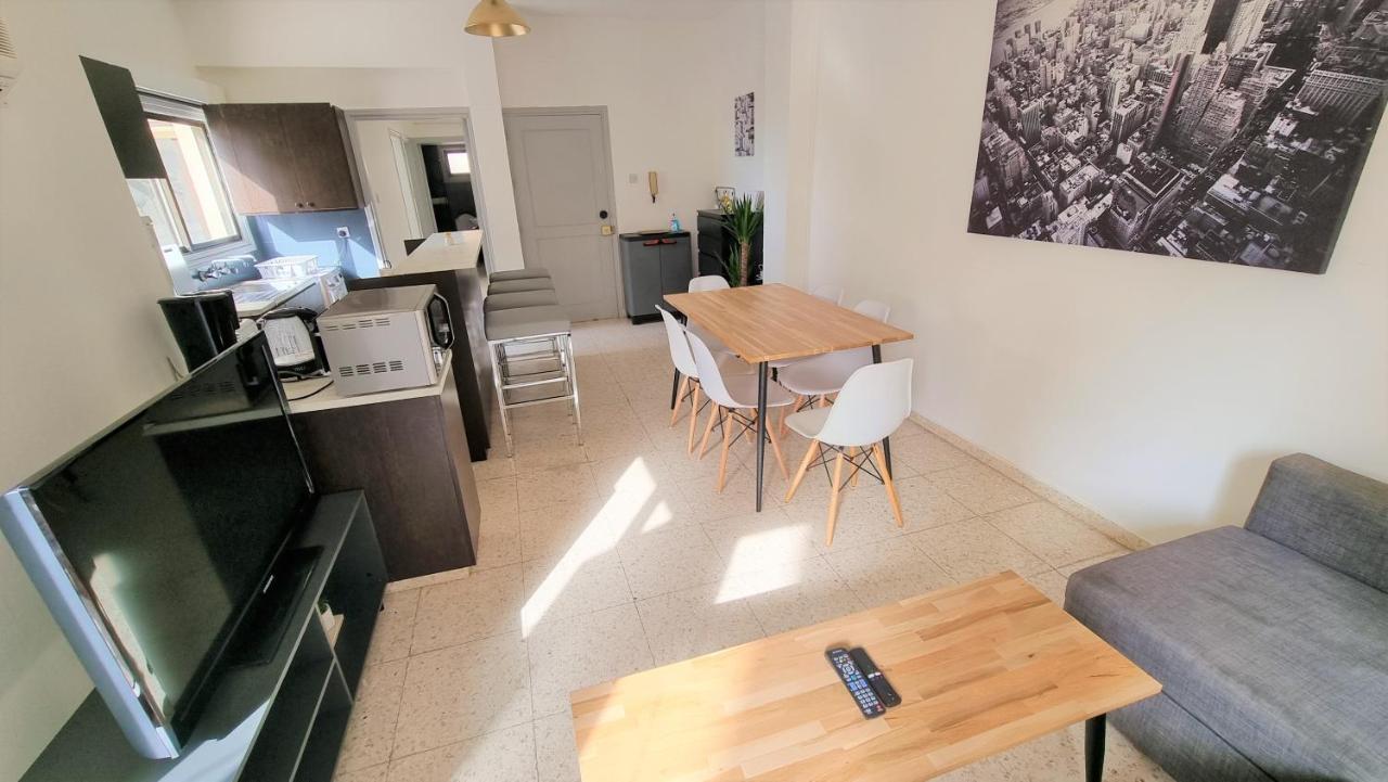 לרנקה Cozy Beach Apt / 100 Mbit+ Netflix / Near Airport מראה חיצוני תמונה